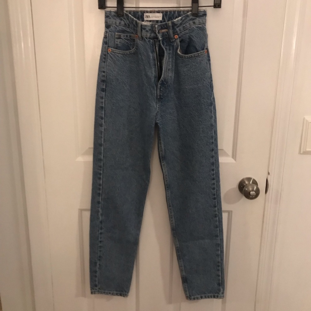 Zara High Wasted Jeans